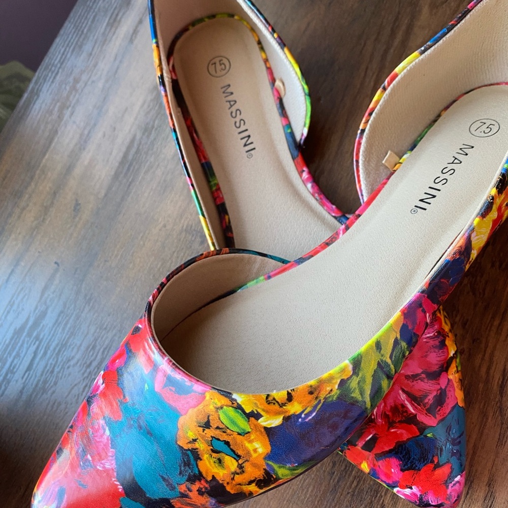 Massini Vibrant Floral Women's Flats - Picture 3 of 4